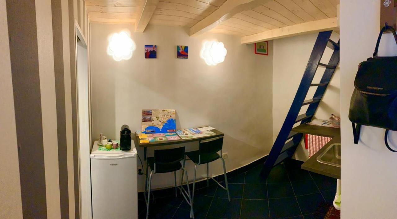 Reginella Holiday Home Napoli Bagian luar foto